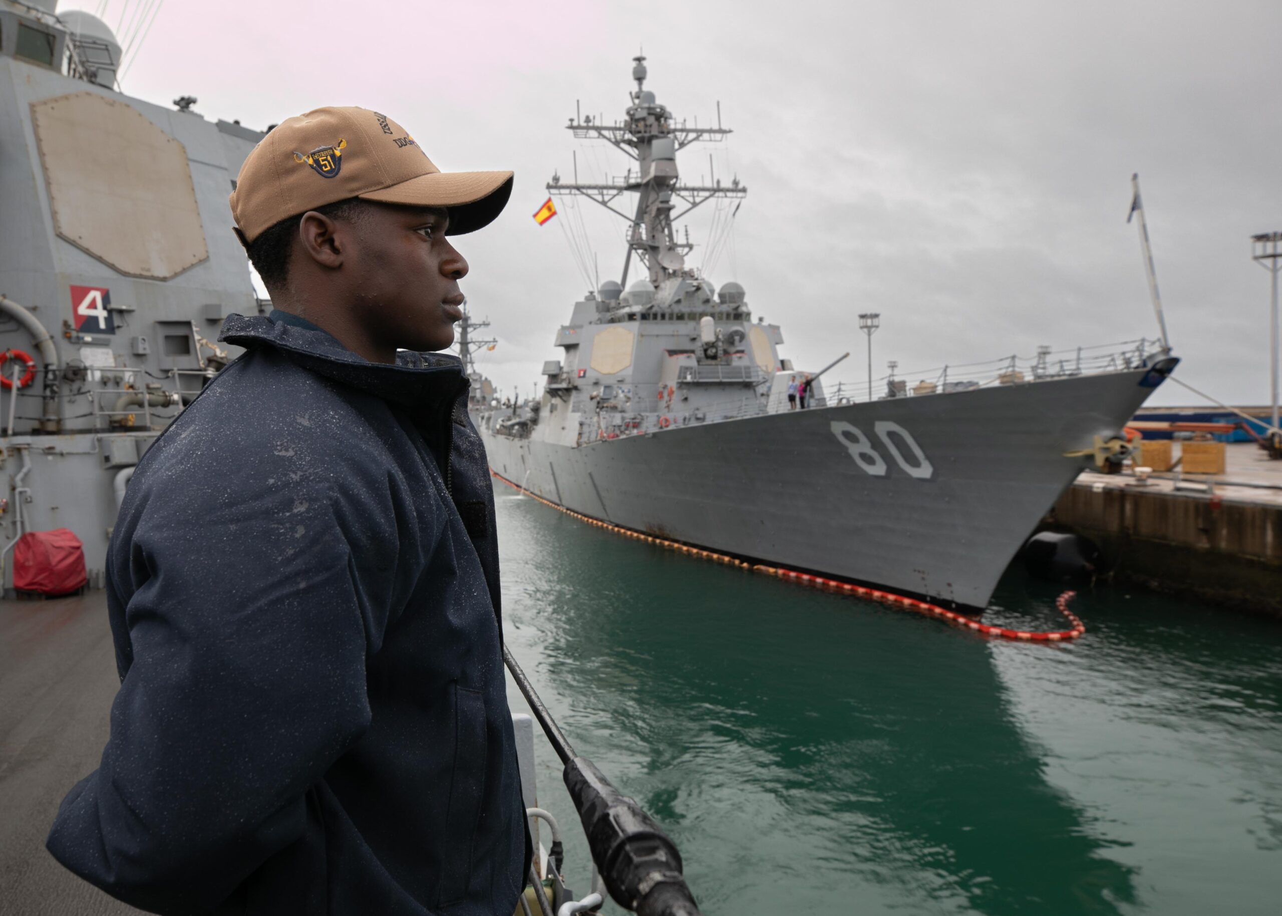 Estados Unidos y España acuerdan albergar dos buques de guerra más en Rota