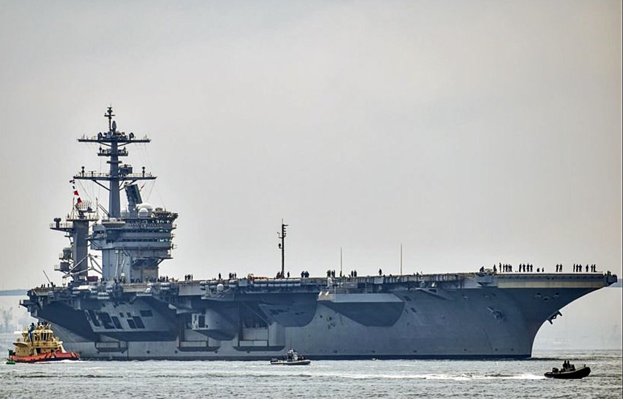 Το αεροπλανοφόρο USS Abraham Lincoln αναχωρεί για τη Μέση Ανατολή και το USS Theodore Roosevelt βρίσκεται τώρα στη Μέση Ανατολή.