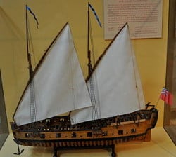 Model of the 1776 row galley USS Washington