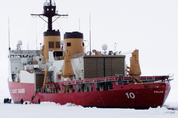 US Heavy Ice Breaker Polar Star (WAGB-10). US Coast Guard Photo 