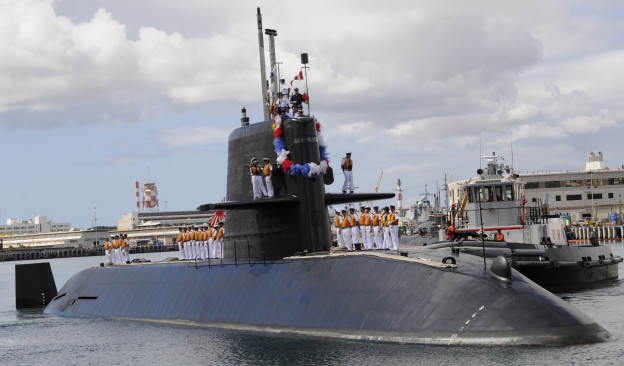 Japan Maritime Self-Defense Force (JMSDF) Oyashio class submarine, JS Mochishio (SS-600) arrives at Joint Base Pearl Harbor-Hickam. US Navy Photo 