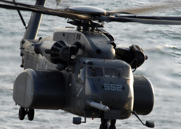 MH-53E from Mine Countermeasure Squadron 14 "Vanguard" (HM-14) in 2006. US Navy Photo 