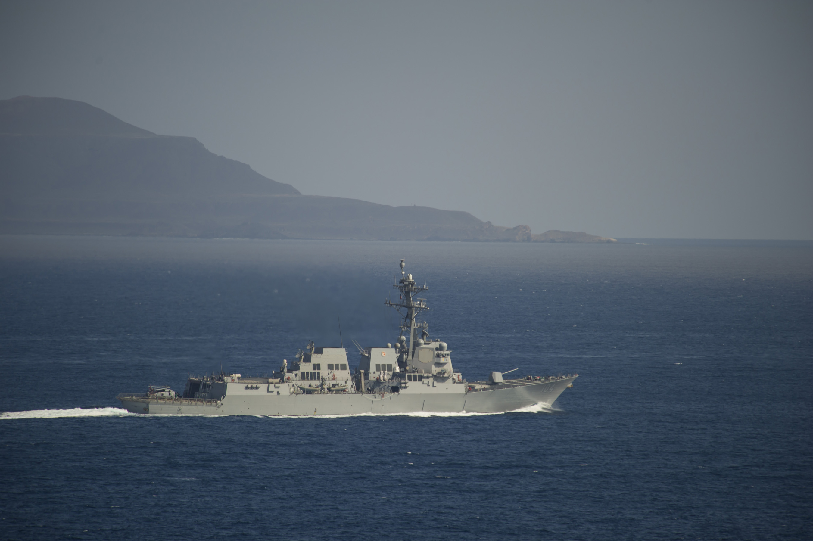 USS Sterett (DDG 104) participates in a straits transit exercise on May 23, 2014. US Navy Photo