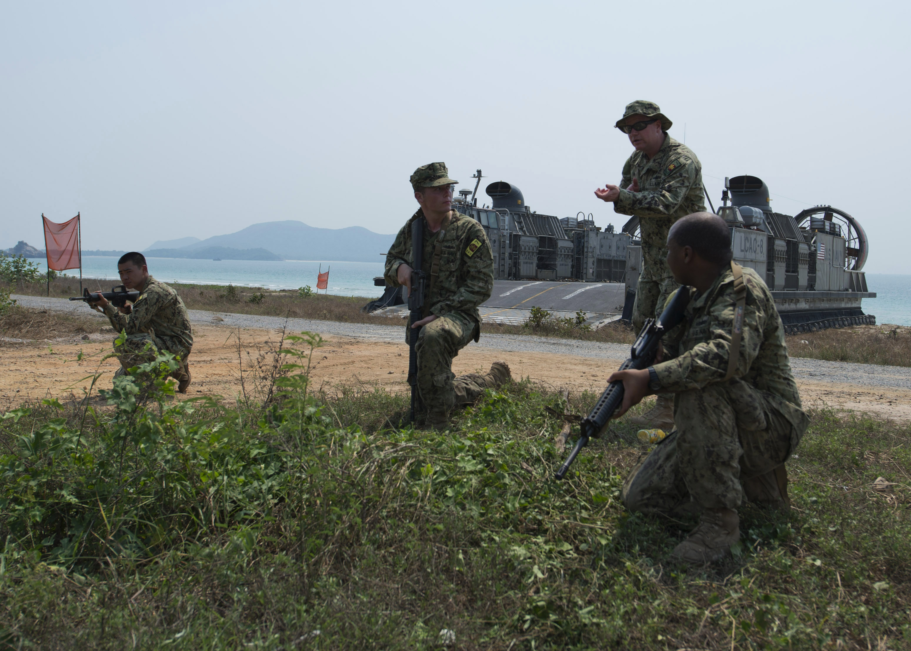 Troops train during the Cobra Gold 2013 bilateral Thai-U.S. exercise on Feb. 14, 2014. US Navy Photo