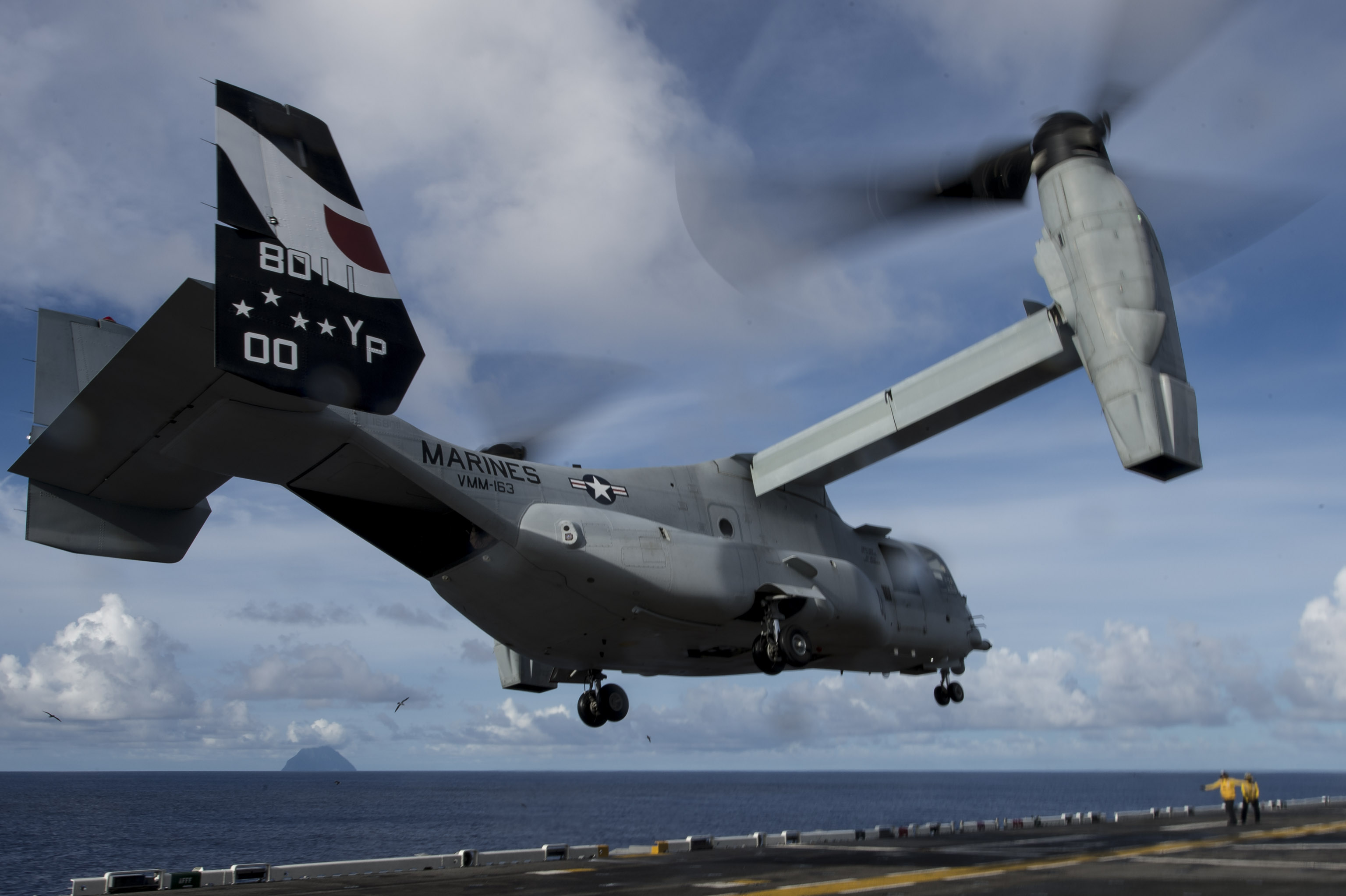 MV-22 Osprey attached to Marine Medium Tiltrotor Squadron (VMM) 163 (Reinforced) launches from the flight deck of amphibious assault ship USS Makin Island (LHD 8) on Aug. 16, 2014. US Navy Photo