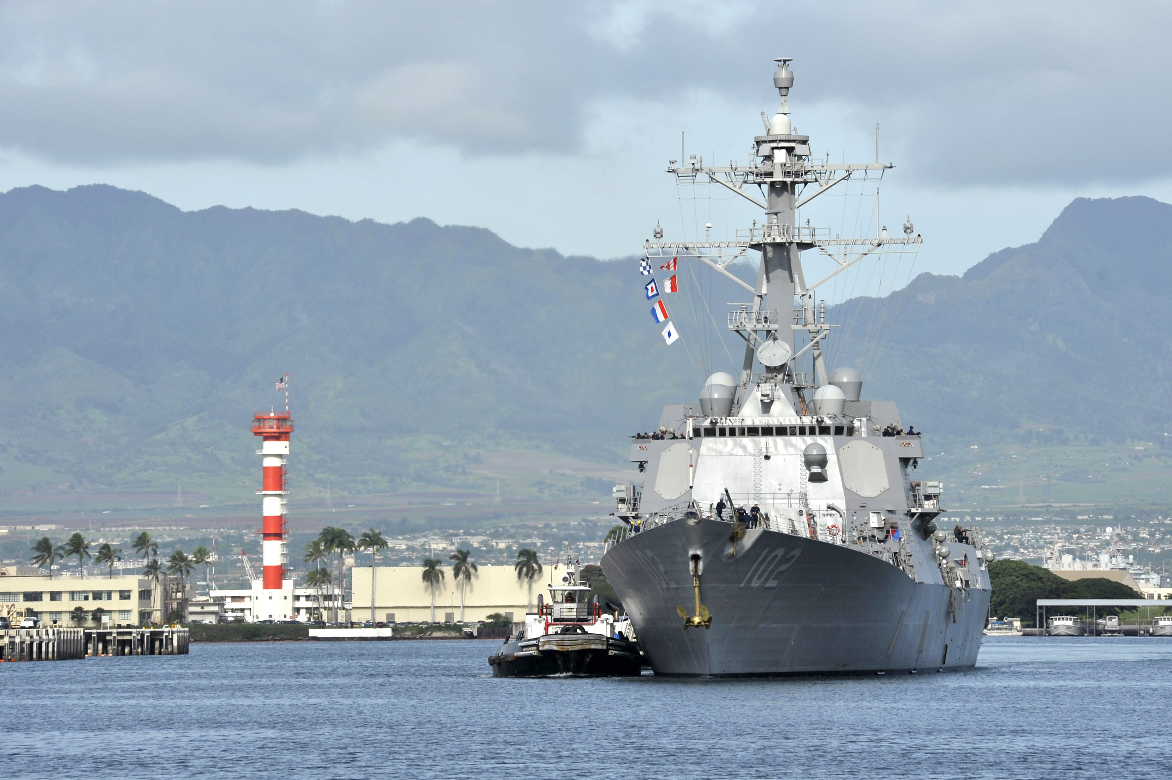 USS Sampson (DDG-102) arrives at Joint Base Pearl Harbor-Hickam on Nov. 6, 2014. US Navy Photo