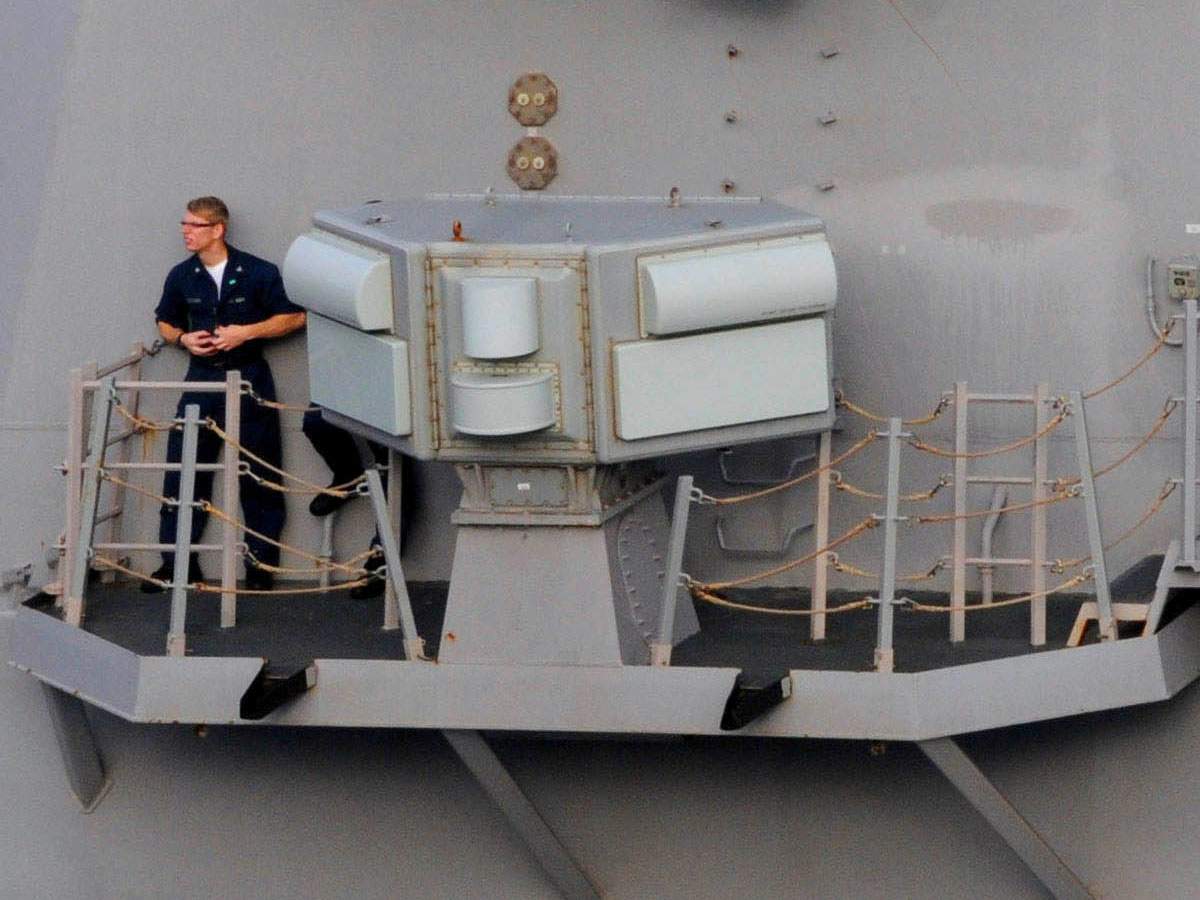 AN/SLQ-32 "Slick 32" on a destroyer in 2009. US Navy Photo
