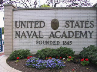  【United States Naval Academy 】 US_Naval_Academy_sign-320x239.jpg