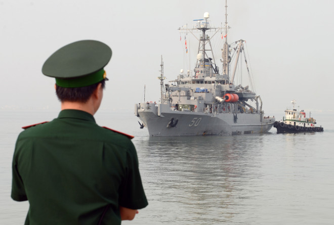 U.S. and Vietnam Start Limited Naval Training On 20th Anniversary of Establishing Diplomatic Relations