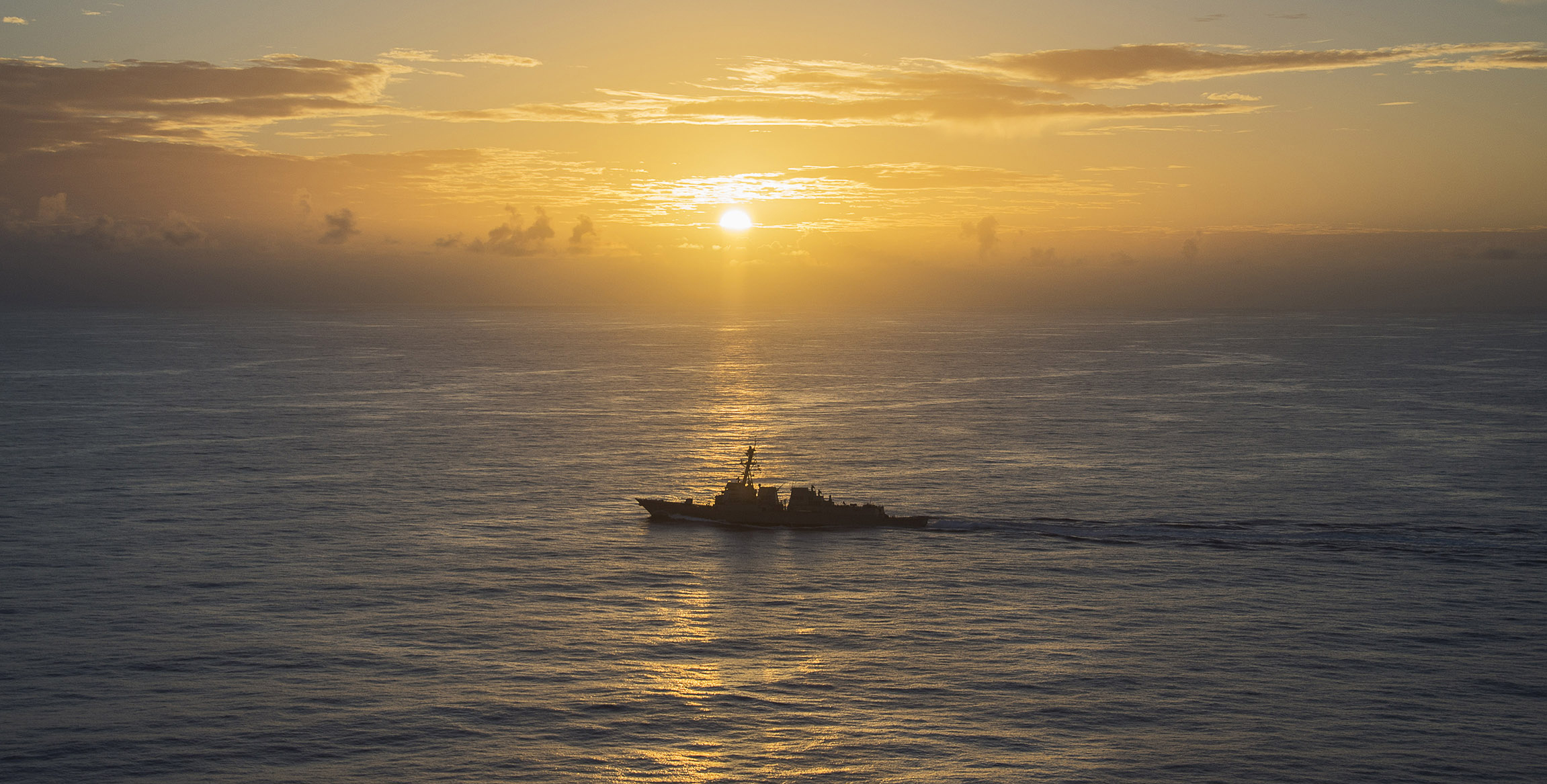 Arleigh Burke-class guided-missile destroyer USS Michael Murphy (DDG-112) transits the Philippine Sea on March 18, 2015. US Navy Photo