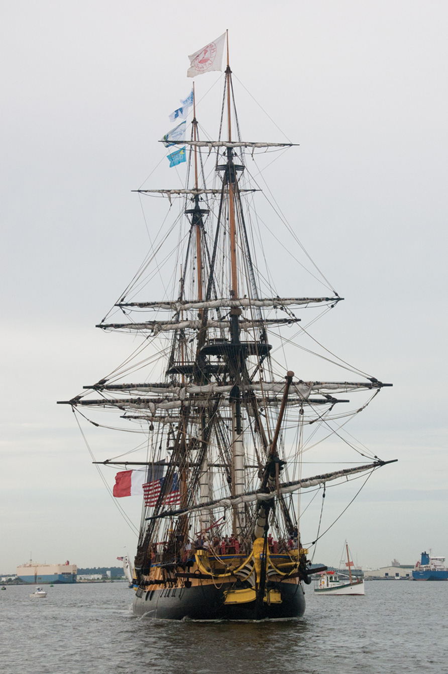 The replica French frigate Hermione arrives in Baltimore, Md. USNI News photo.