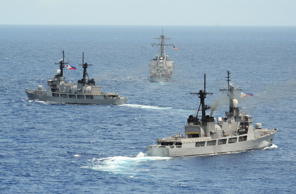  The Philippine navy frigates BRP Gregaorio del Pilar (PF-15), left, and BRP Ramon Alcaraz (PF-16), left, are underway with the Arleigh Burke-class destroyer USS John S. McCain (DDG-56) in 2014. US Navy Photo 
