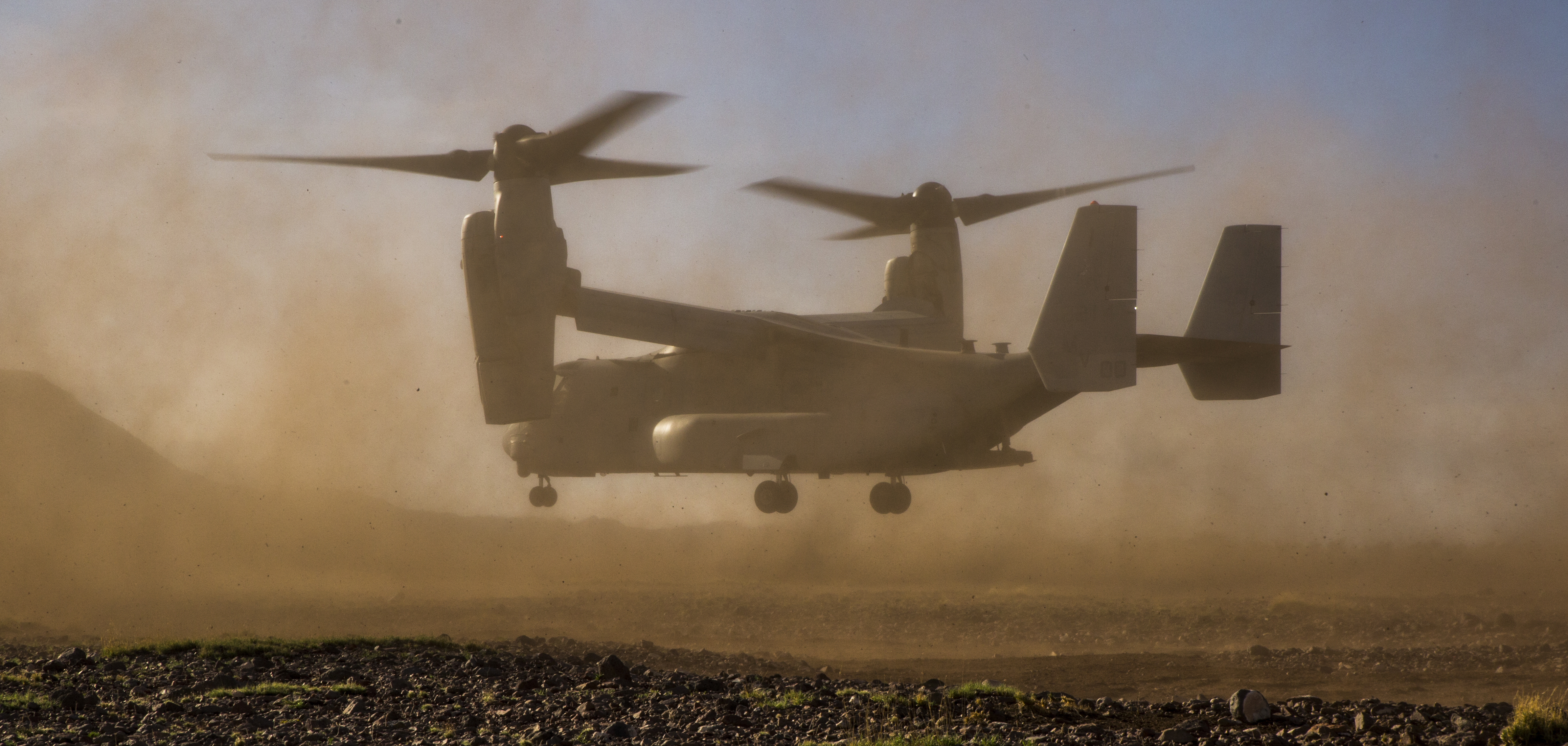 An MV-22B Osprey with Marine Operational Test and Evaluation Squadron (VMX) 22 prepares to land during reduced visibility landing aboard Kirtland Air Force Base, Albuquerque, N.M., April 2, 2015. US Marine Corps photo.