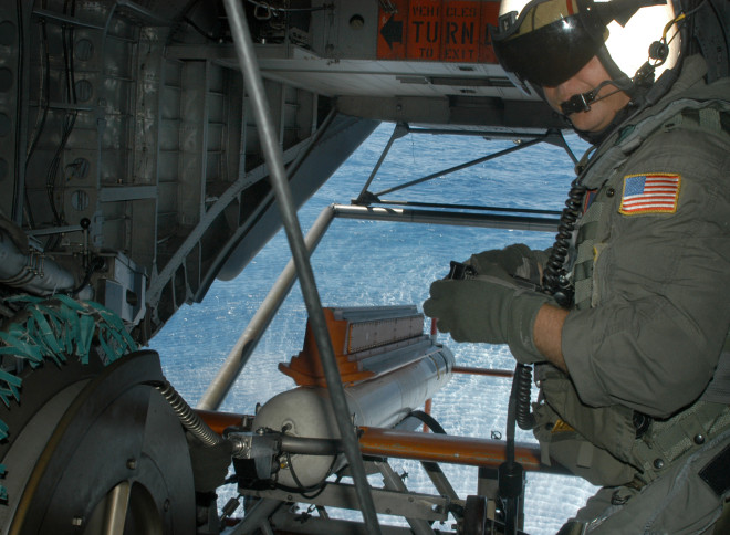 Navy Preparing 2 Separate Upgrades for Helicopter-Towed Minehunting System