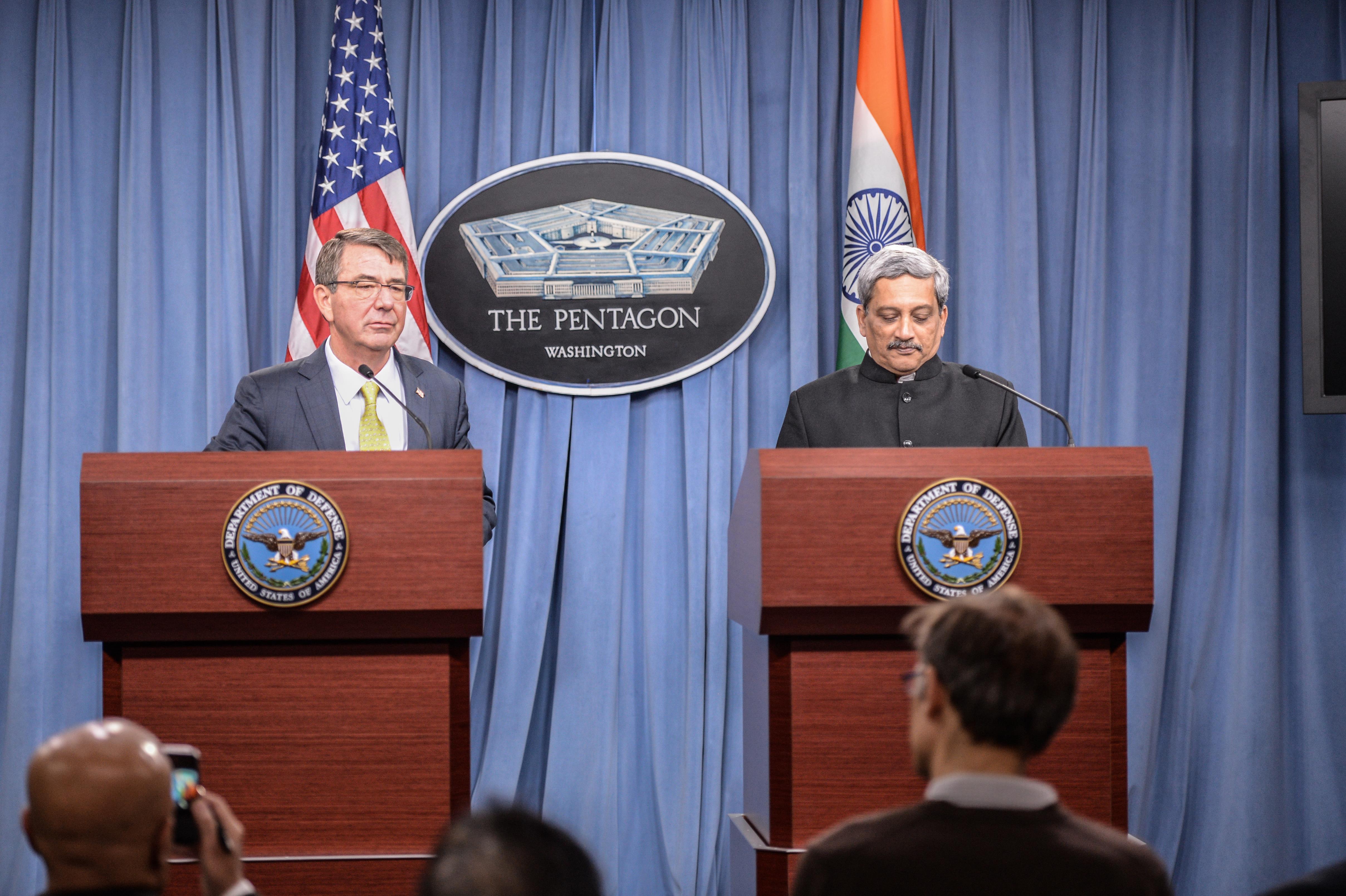 Indian Minister of Defense Manohar Parrikar and Secretary of Defense Ash Carter brief Pentagon press corps. DoD Photo 