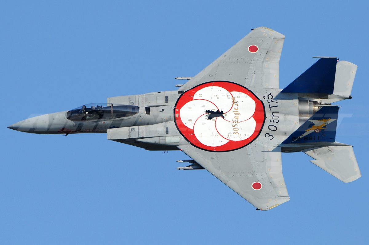 Mitsubishi F-15J. Photo by Toshi Aoki via Wikipedia