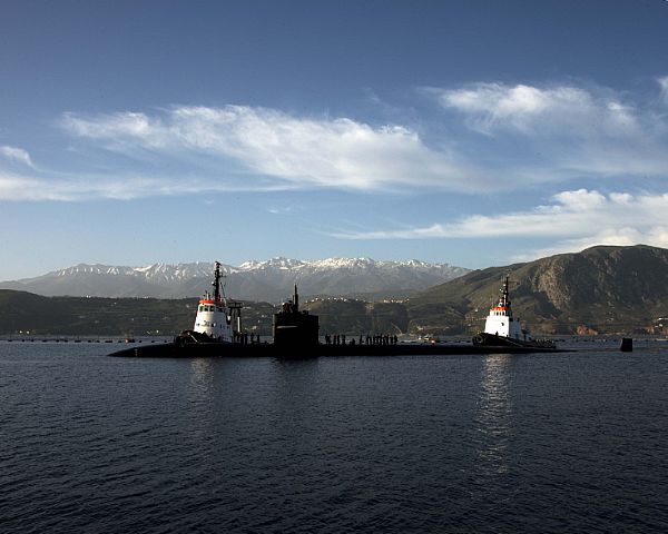 The Los Angeles-class fast attack submarine USS Newport News (SSN-750) arrives in Souda Bay, Greece Feb. 28, 2016. US Navy photo.