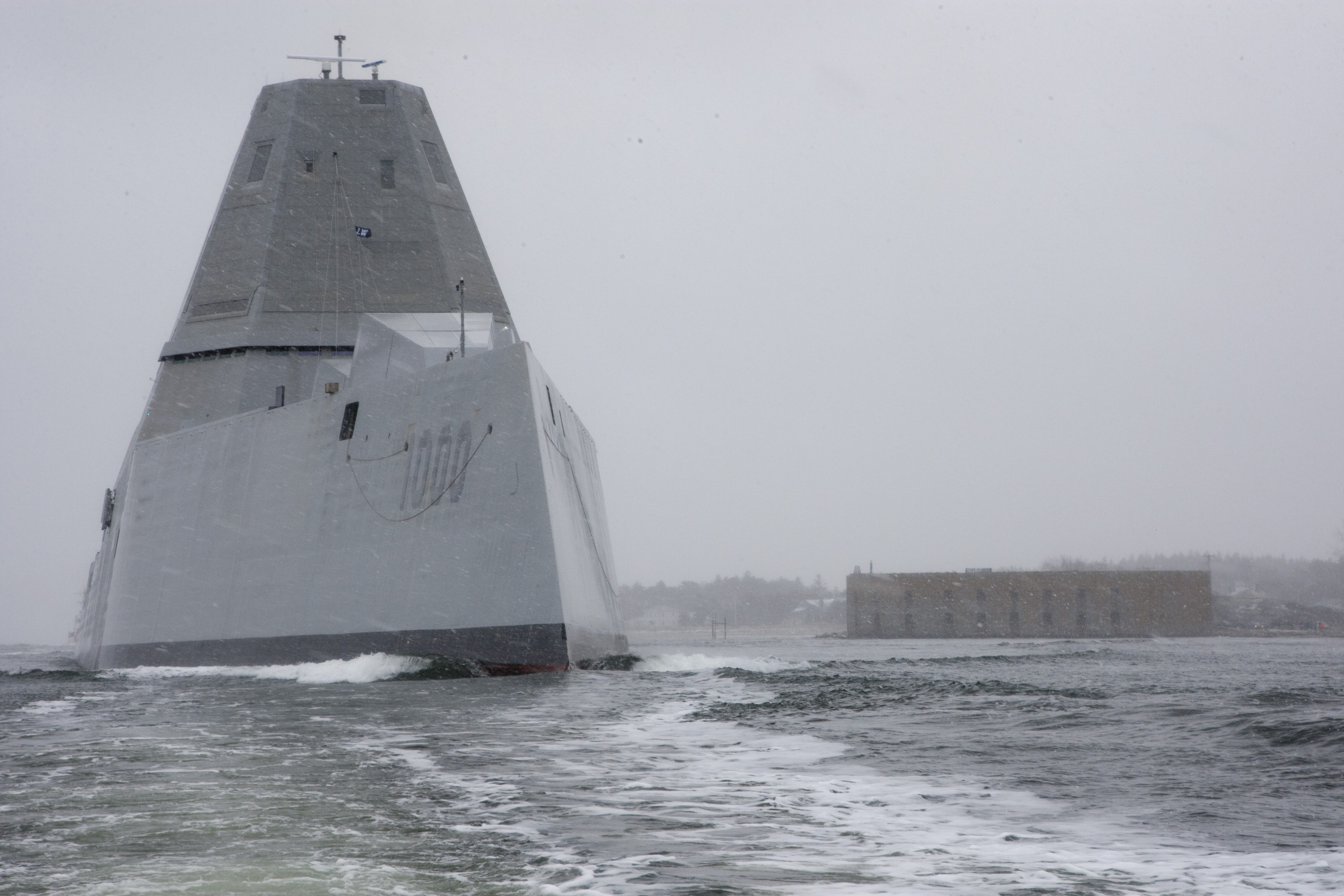 Zumwalt Departs Bath Iron Works For US Navy Acceptance Trials