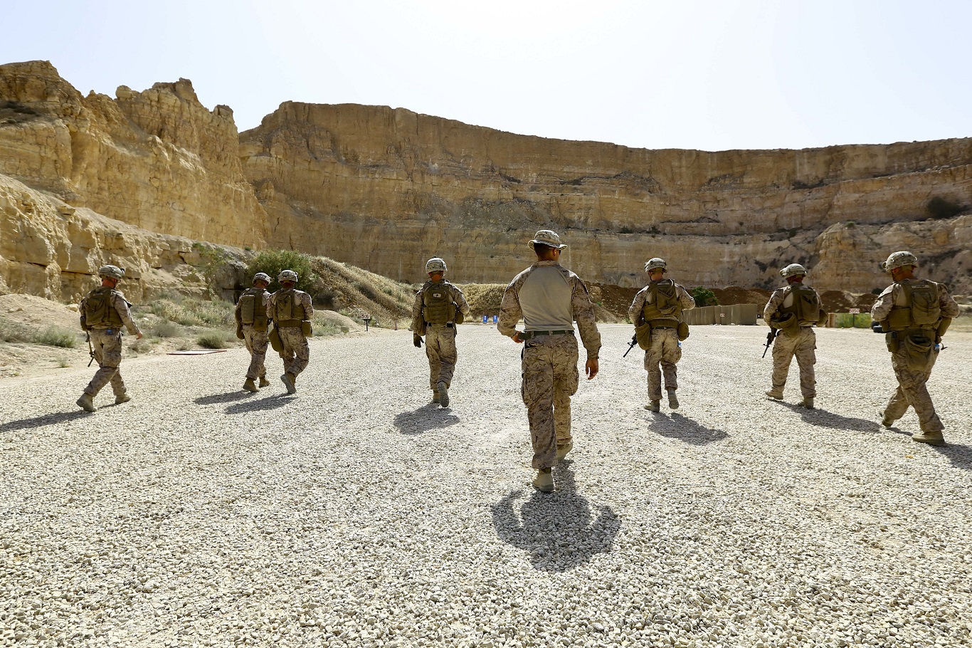 U.S. Marines with 2nd Battalion, 7th Marine Regiment , Special Purpose Marine Air Ground Task Force Crisis Response Central Command 16.2, participate in a live fire range during Exercise Eager Lion 16 at King Abdullah II Special Operations Training Center, Kingdom of Jordan on May 17, 2016. US Marine Corps Photo 