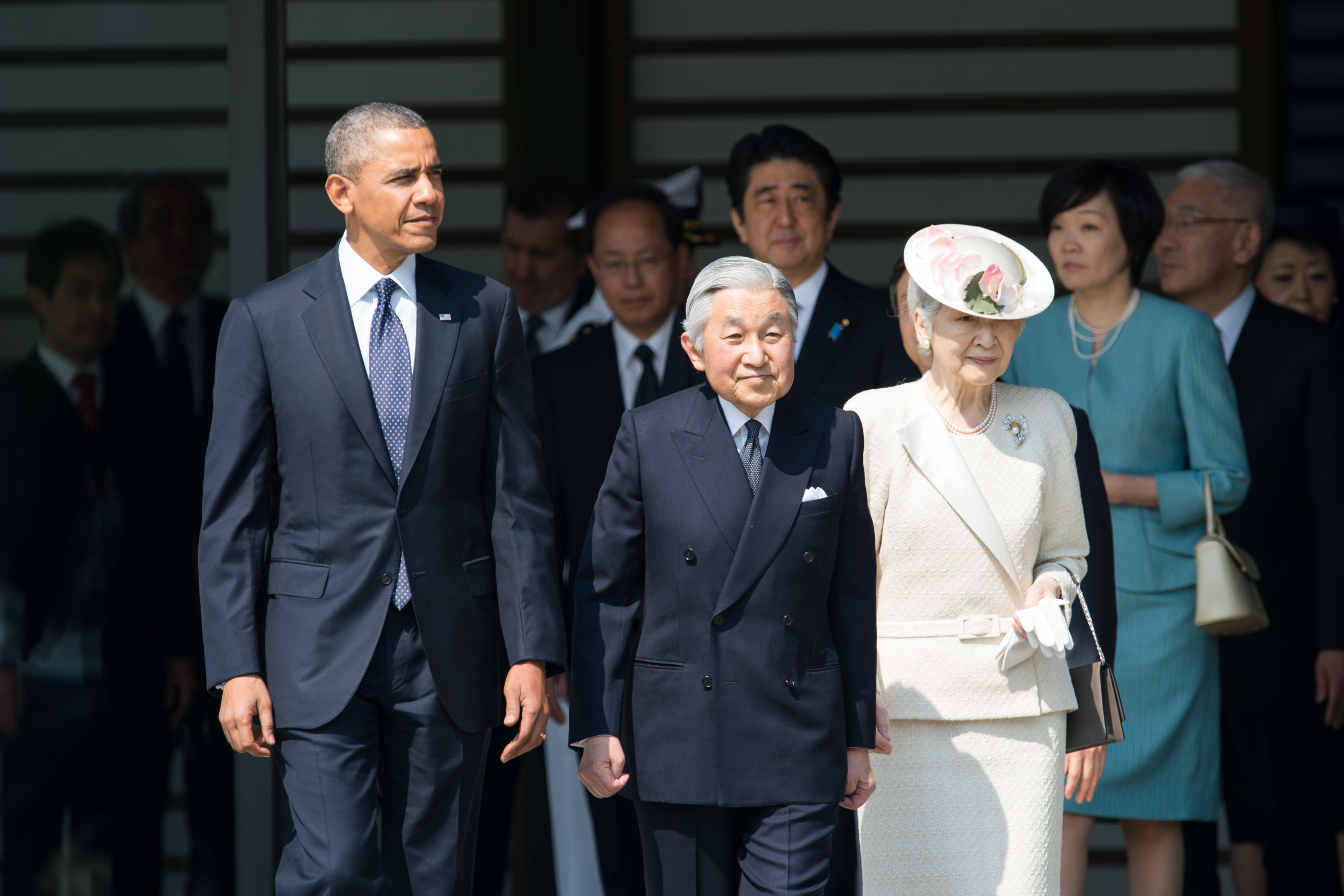  U.S. President Barack Obama participates in the welcome ceremony with their Majesties the Emperor and Empress of Japan and Japan’s Prime Minister Shinzo Abe at the Imperial Palace during his state visit to Japan in 2014. U.S. State Department Photo