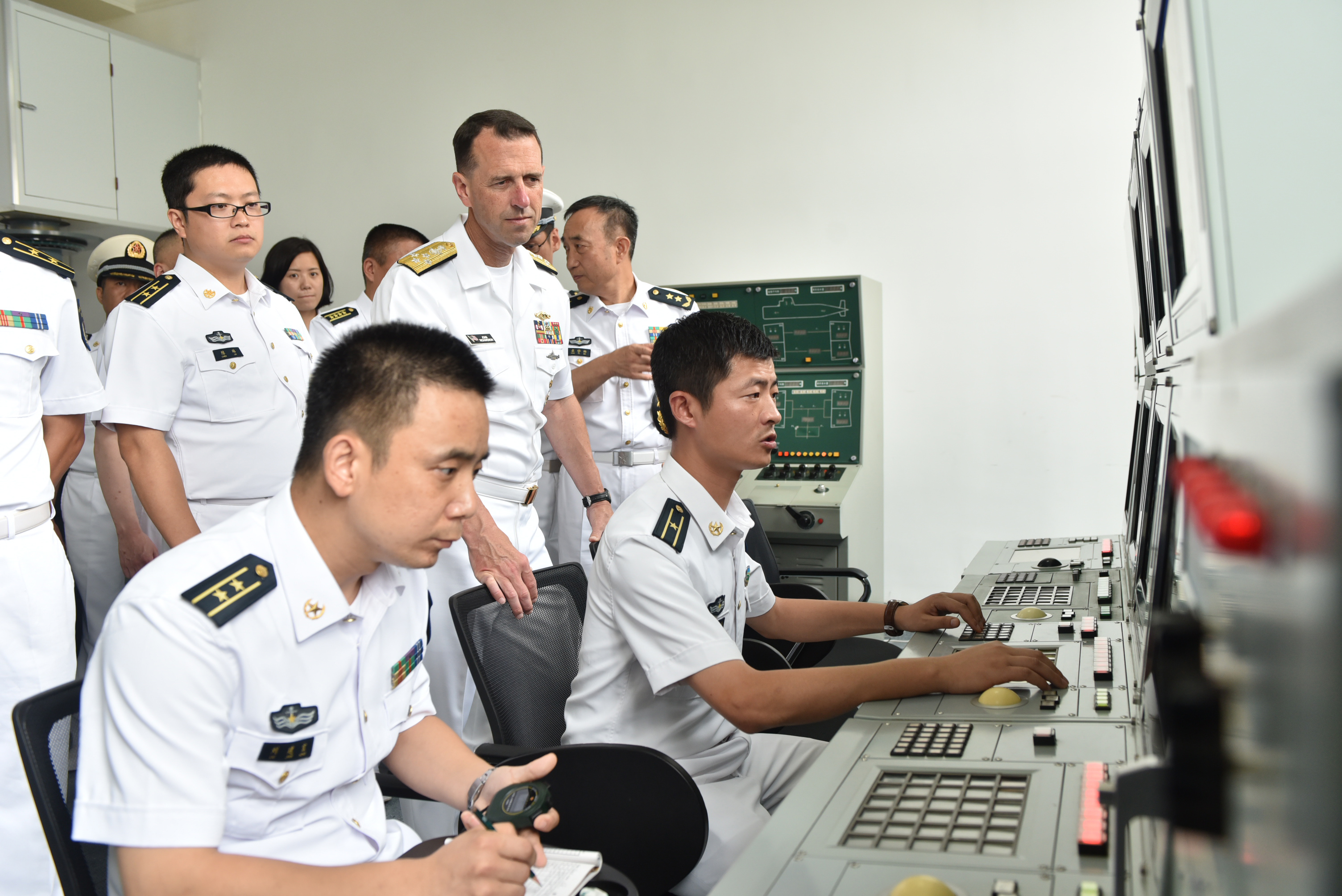 Chief of Naval Operations (CNO) Adm. John Richardson visits the Chinese People's Liberation Army (Navy) (PLA(N)) Submarine Academy, North Sea Fleet Headquarters and a PLAN frigate and submarine in Qingdao, China on July 20, 2016. US Navy photo.