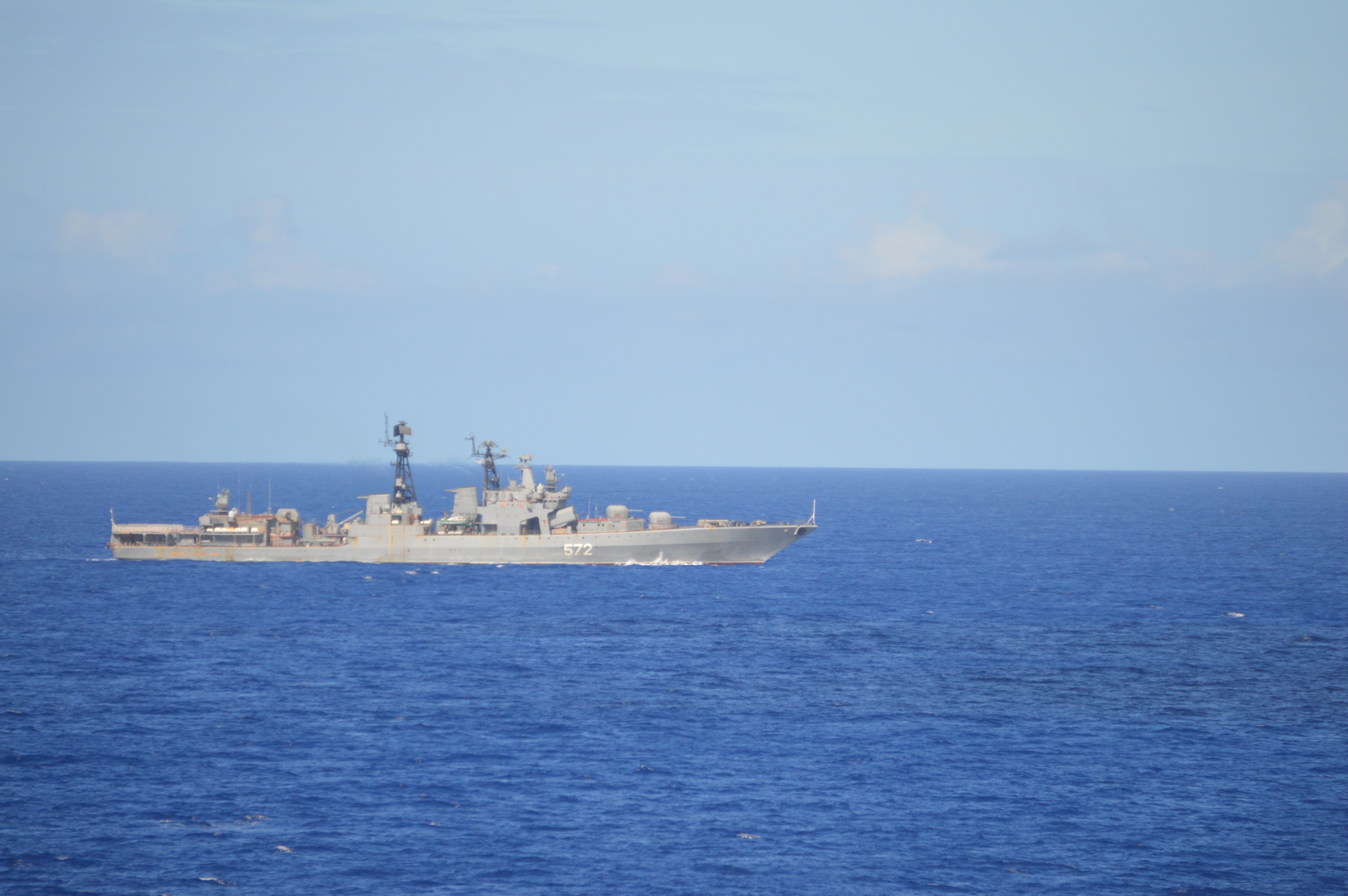 The Russian Udaloy-class destroyer Admiral Vinogradov (DD-572) seen on July 17, 2016 off USS America. USNI News Photo 