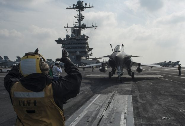 French, U.S. Naval Aviators Learn to Work Together Ahead of Middle East ...