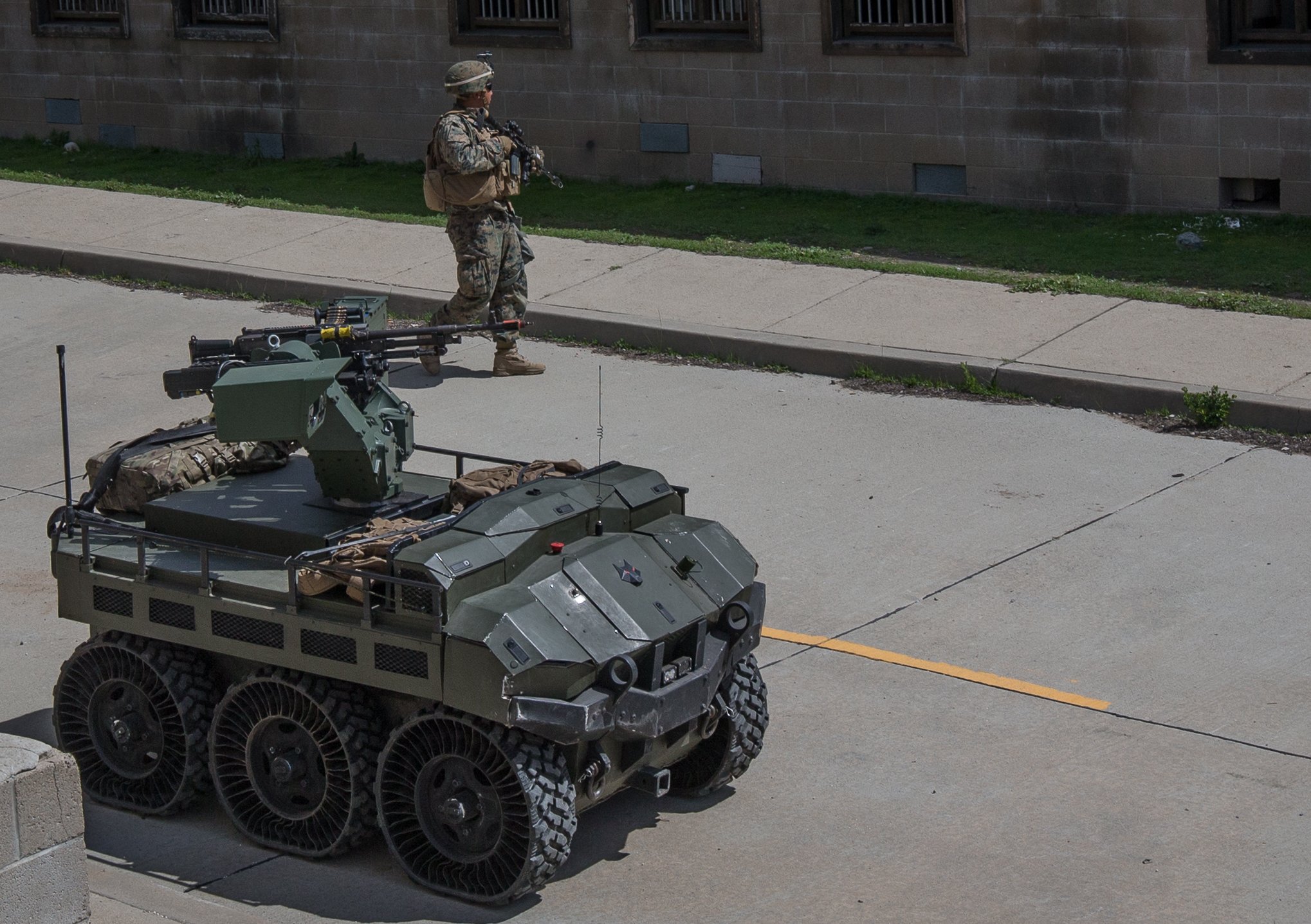 Marine Corps considers new unmanned tank, micro-drones