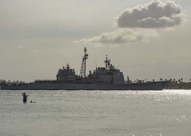Hawaii-based Ships, Naval Bases Unharmed by Hurricane Lane