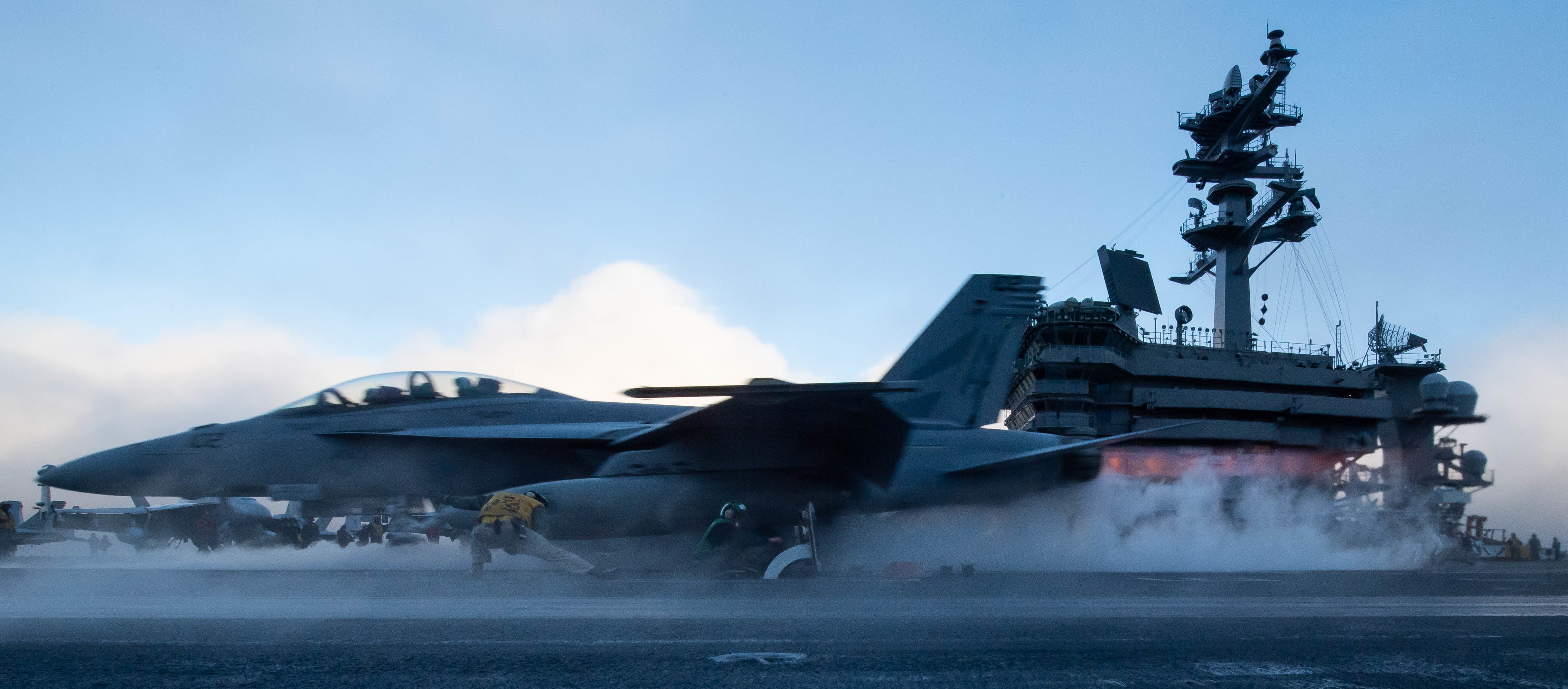 Theodore Roosevelt Super Hornet Crashes in Philippine Sea; Pilot, Weapon  Systems Officer Safe - USNI News