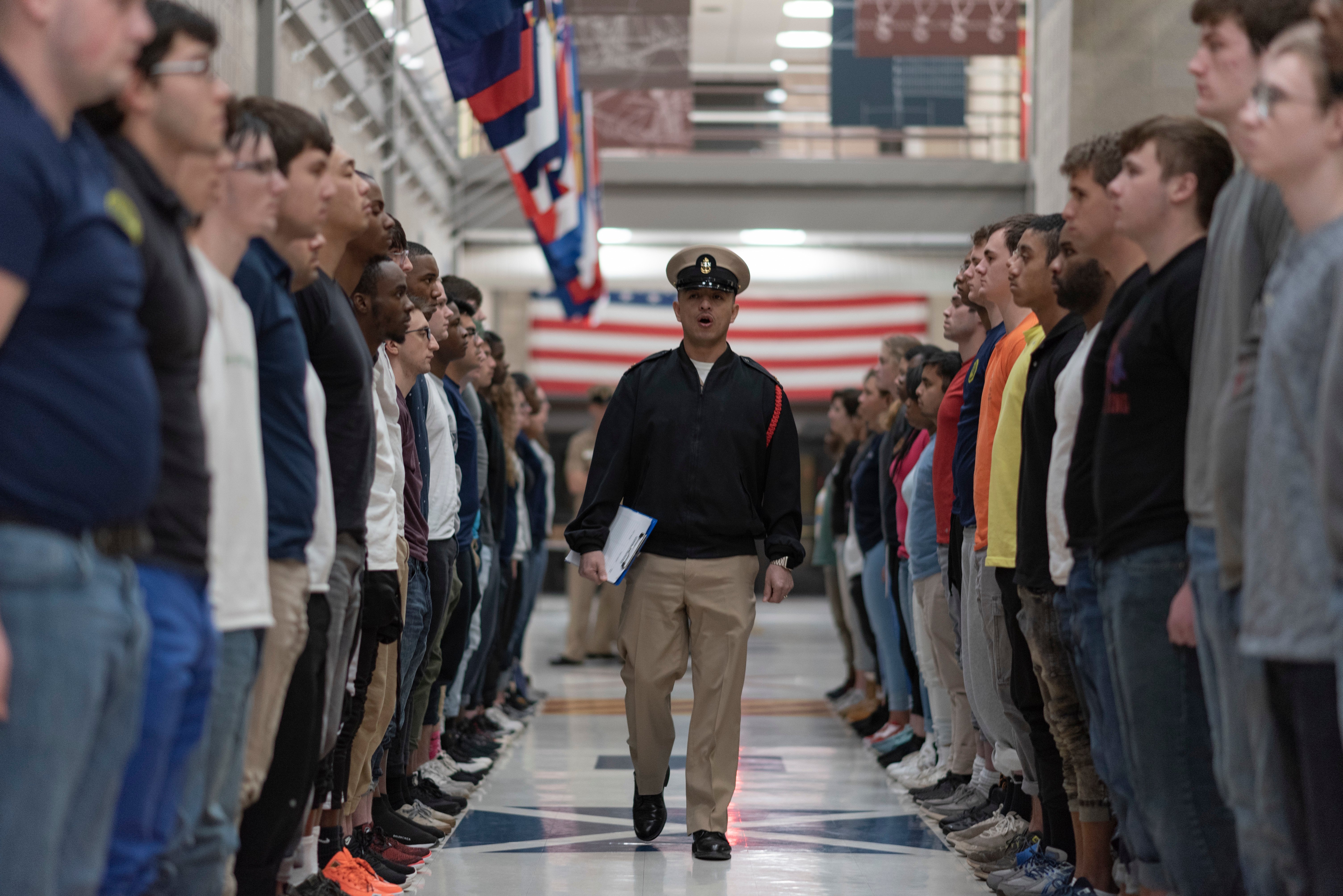 Recruit training command deals great lakes