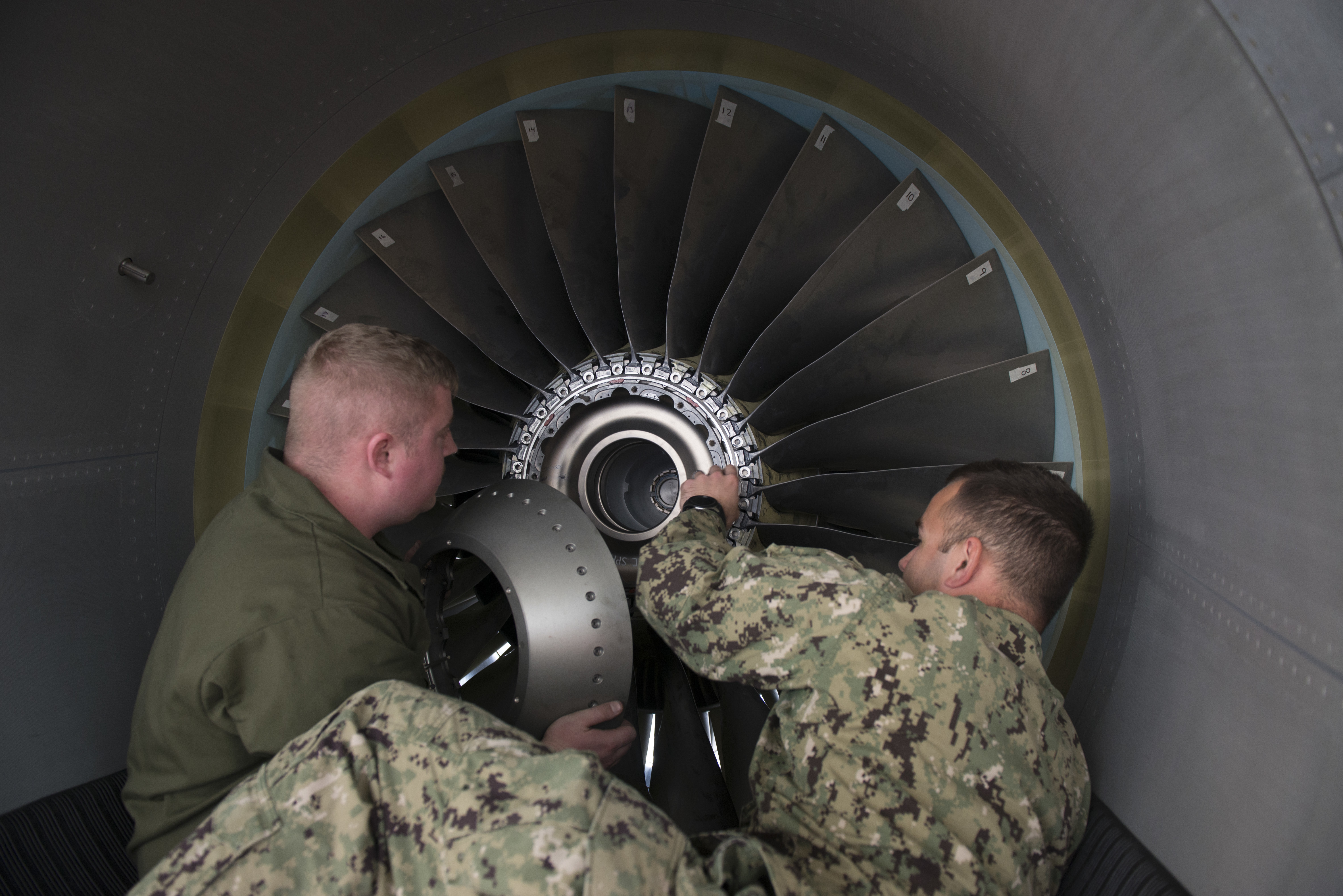 Navy Looking to Buy Aircraft Engines as Civilian Demand Dwindles 