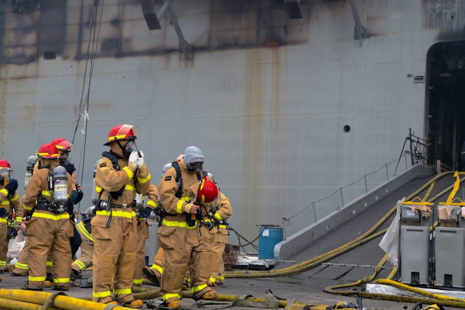 Uss Bonhomme Richard On Fire