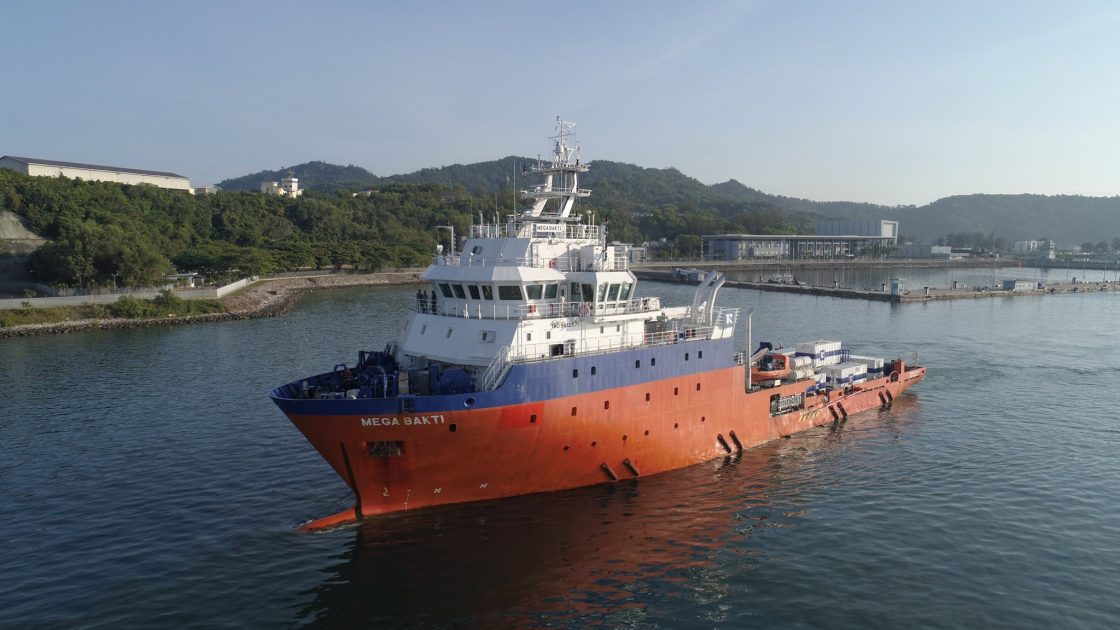 3 Submarine Rescue Ships Hunting For Missing Indonesian Submarine ...