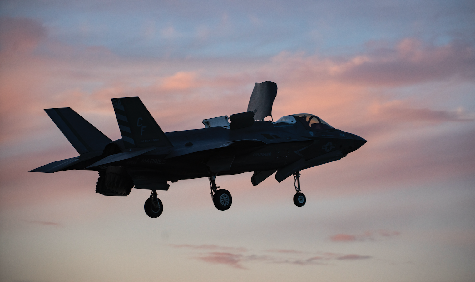 Blended U S Marine U K Royal Air Force Air Wing Aboard Hms Queen Elizabeth Will Be Largest F 35 Deployment To Date Usni News