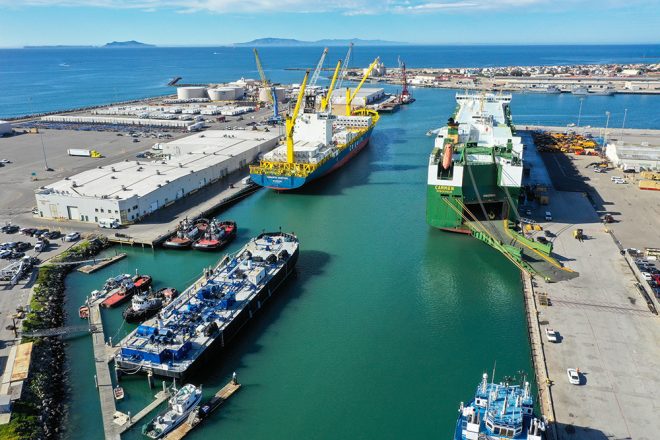 Navy Opens Up Military Deep-water Pier to Merchant Ships to Ease California Cargo Crisis