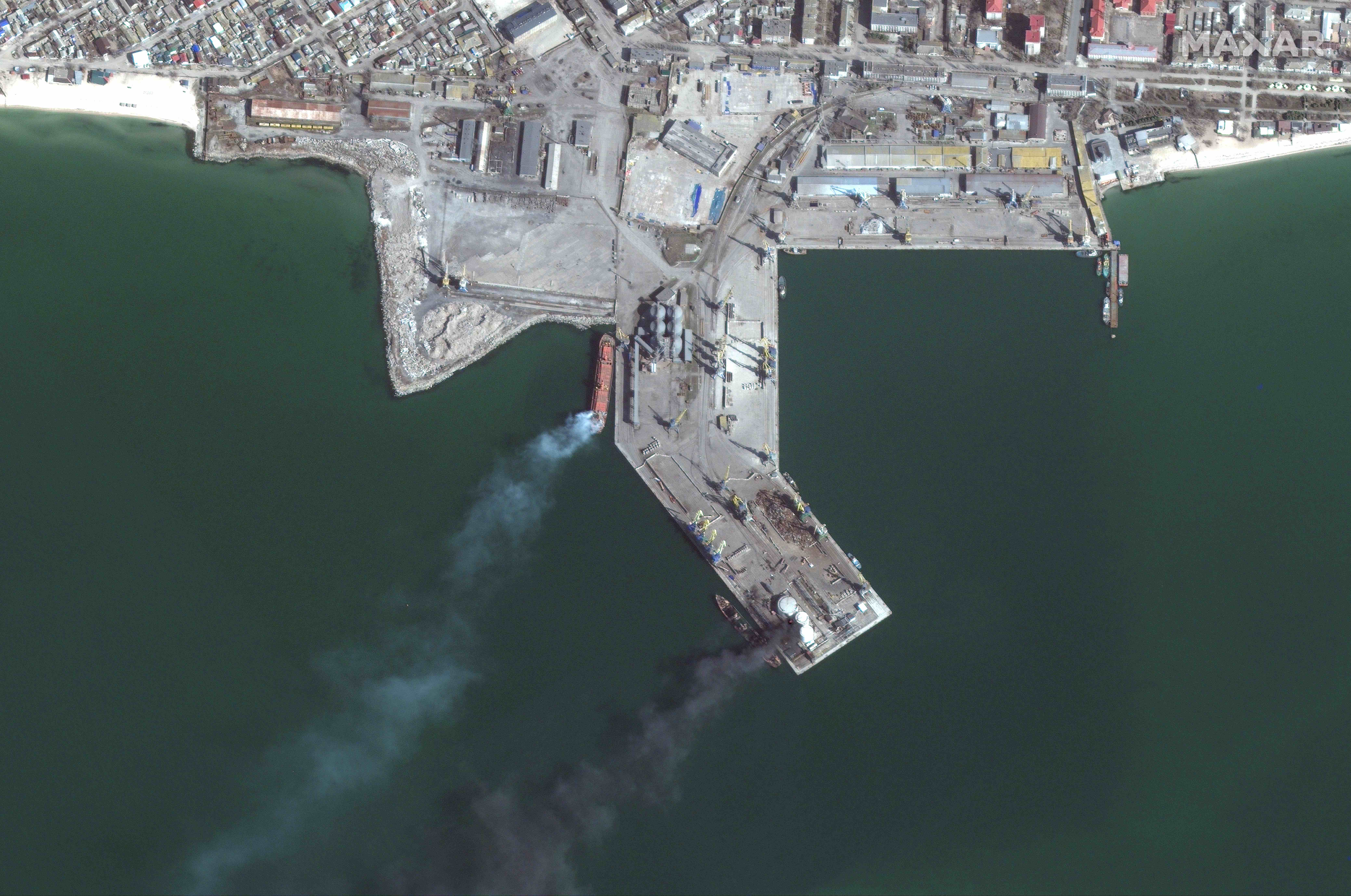 overview-of-capsized-ship-and-buring-storage-tank_port-of-berdyansk_ukraine_25march2022_wv2.jpg