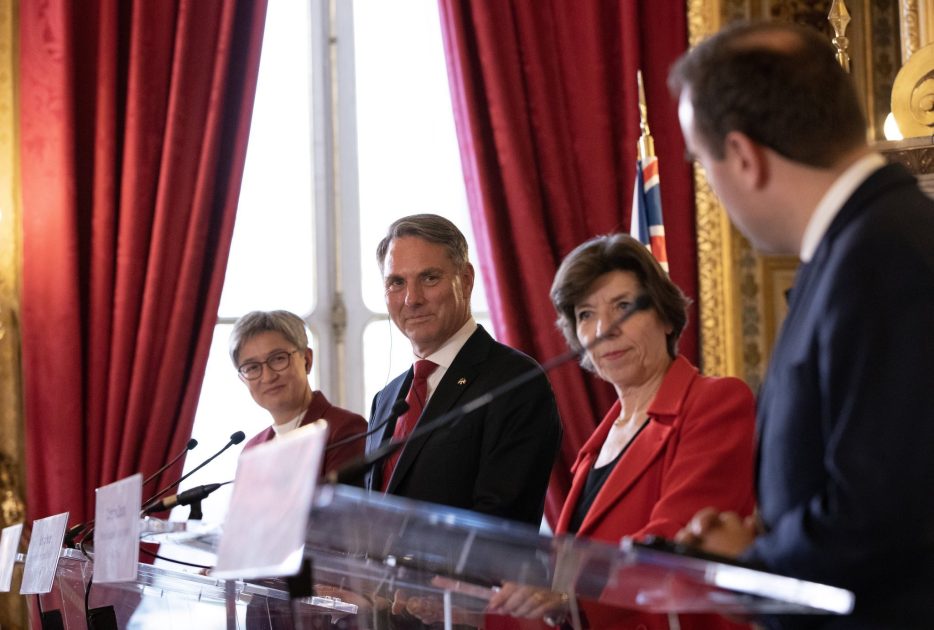 Australians, French Avoid AUKUS Talk in Paris Ministerial Meeting ...