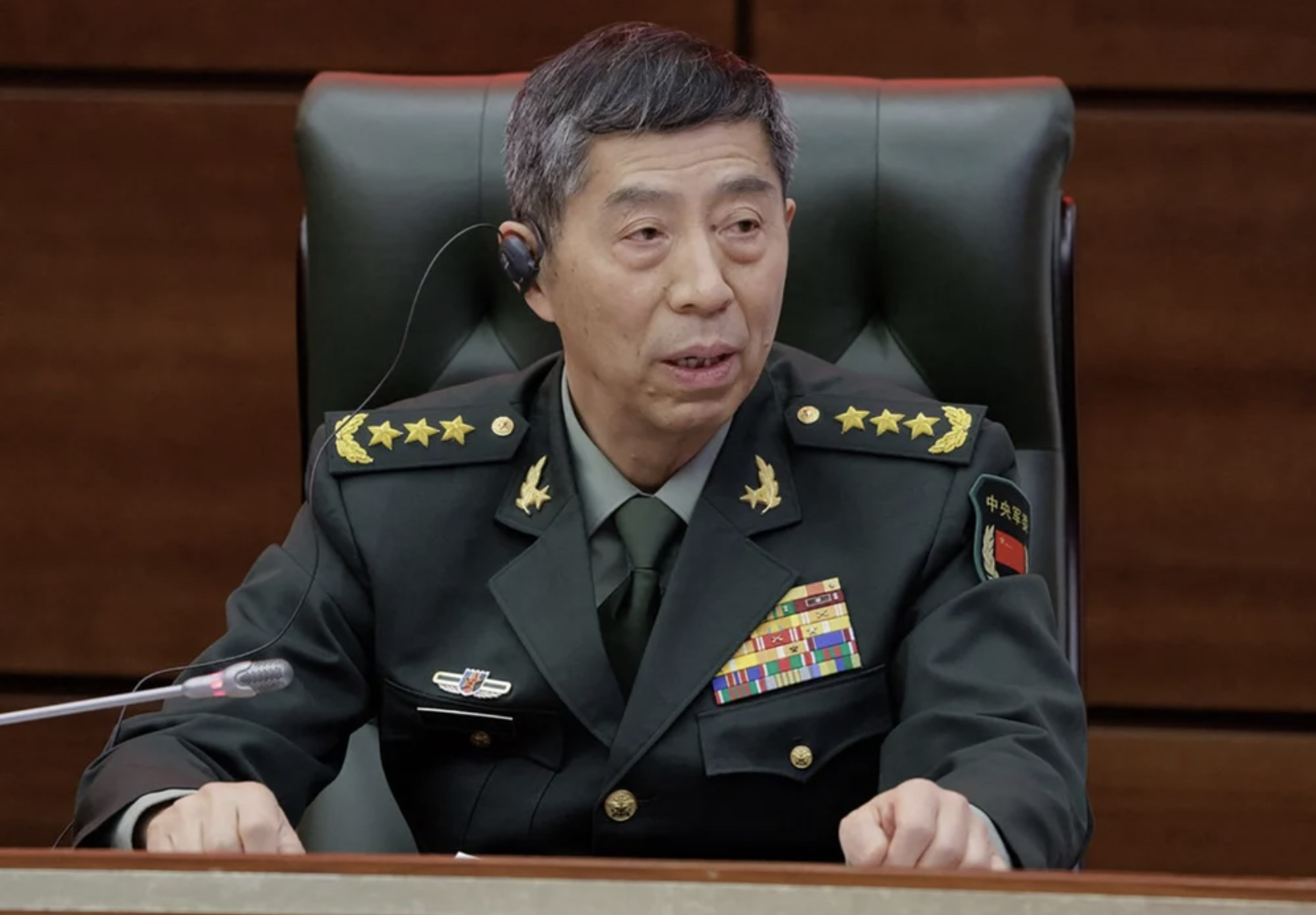中国国防部长李克强告诉外国军队，“管好自己的事”