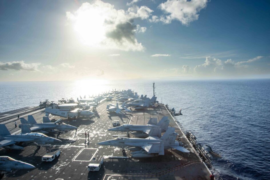 Carrier USS Ronald Reagan Arrives in Guam After Valiant Shield Exercise ...