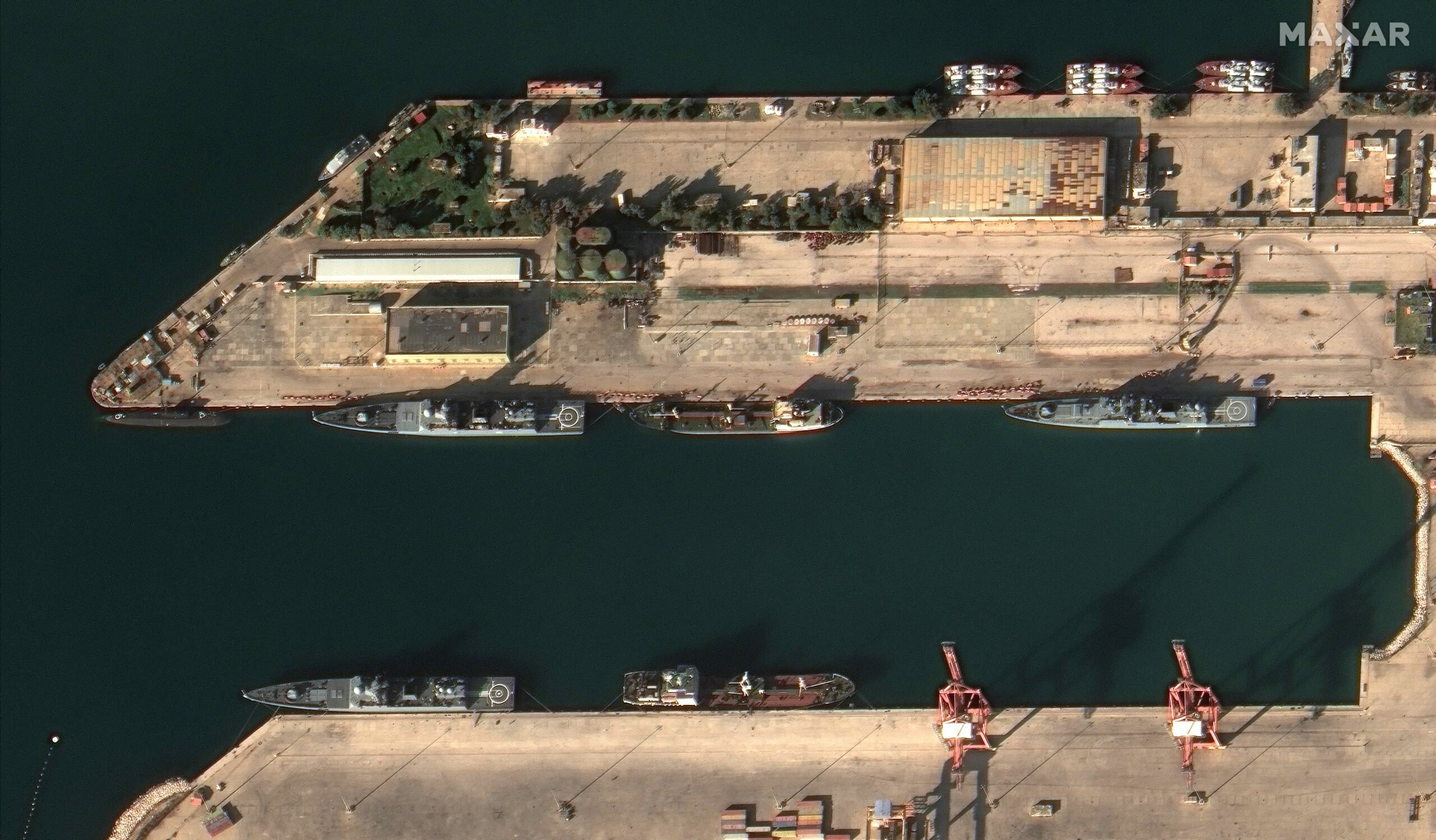 01_russian-naval-base-at-tartus_syria_05dec2024_wvl-1-scaled.jpeg